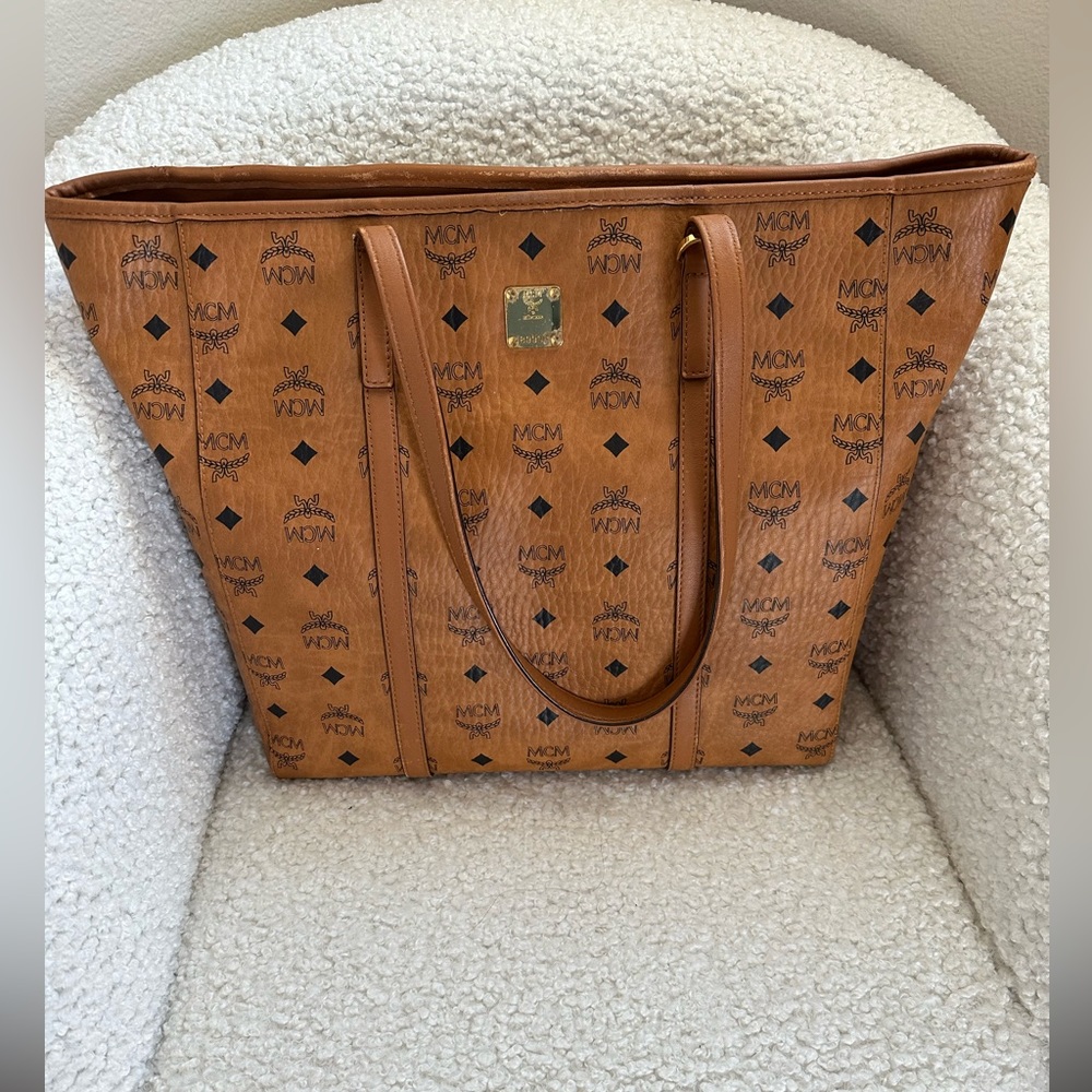 Toni Logo Medium Shopper Tote Bag